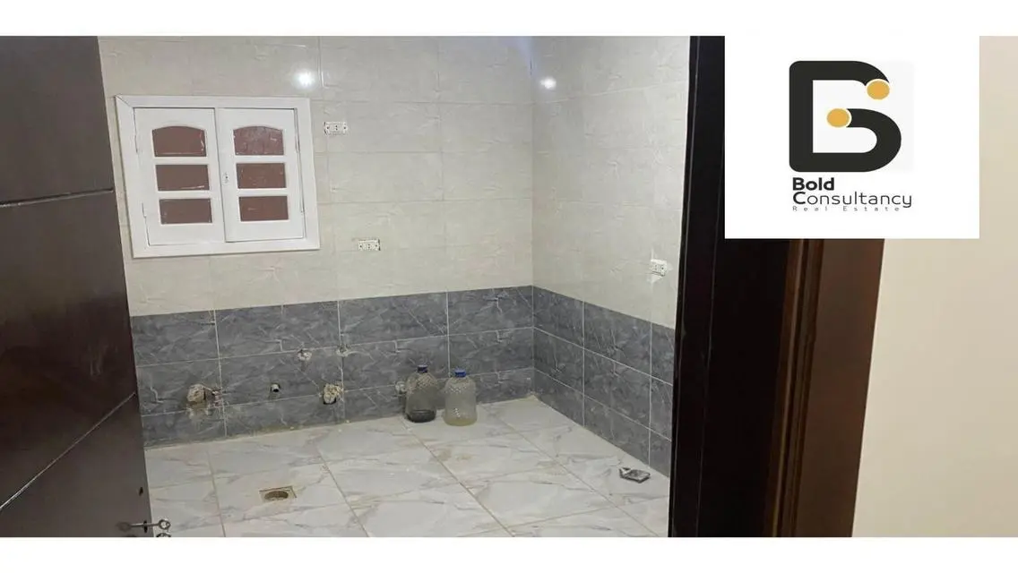 Luxury Apartment of 165 sqm with Balcony and Lobby