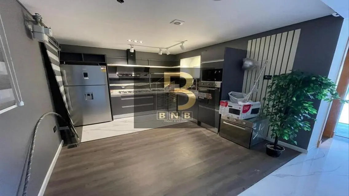 Luxurious Apartment with Modern Design in Prime Location