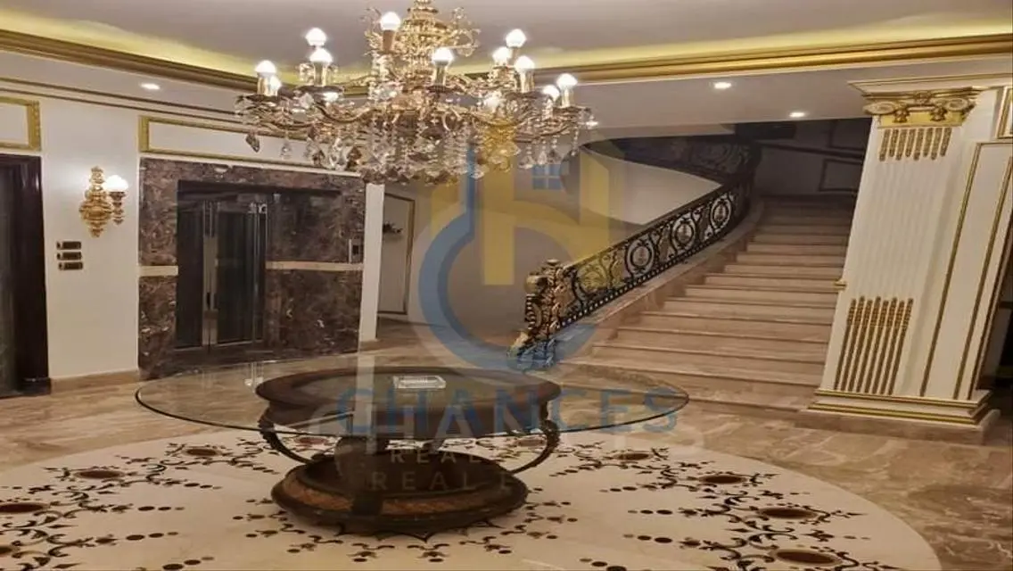 شقة فاخرة للبيع بمساحة 900 متر