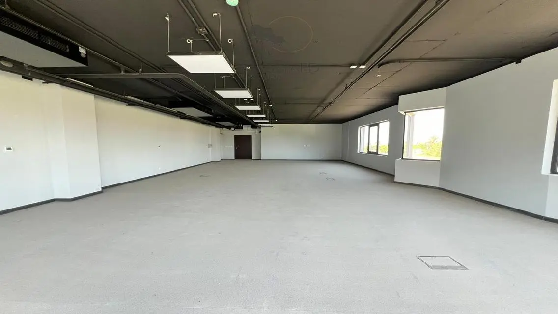 Exclusive Property with 175 Square Meters and Meeting Rooms