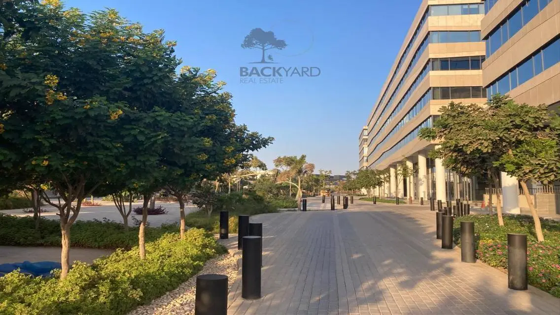 Luxury Apartment with Spacious Layout and Excellent Amenities