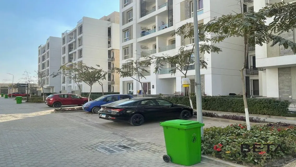 Luxury Apartment with 10 Rooms and Kids Pool