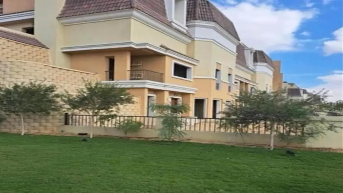 فيلا فاخرة للبيع بمساحة كبيرة مع مرافق عالية الجودة