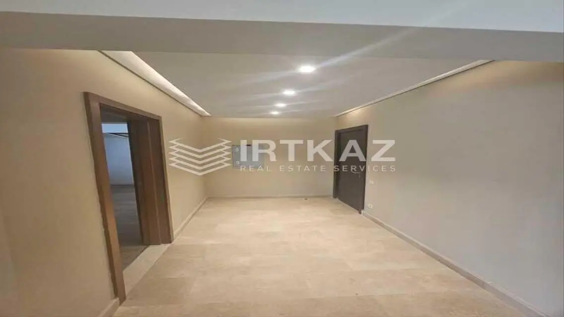 شقة فاخرة بمساحة كبيرة مع إطلالة رائعة