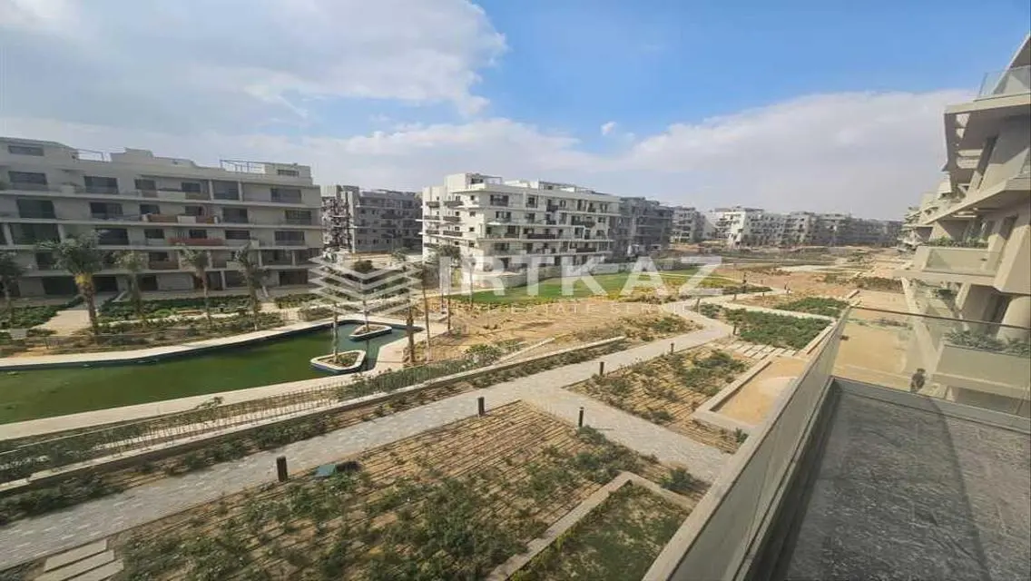 شقة فاخرة بمساحة كبيرة مع إطلالة رائعة