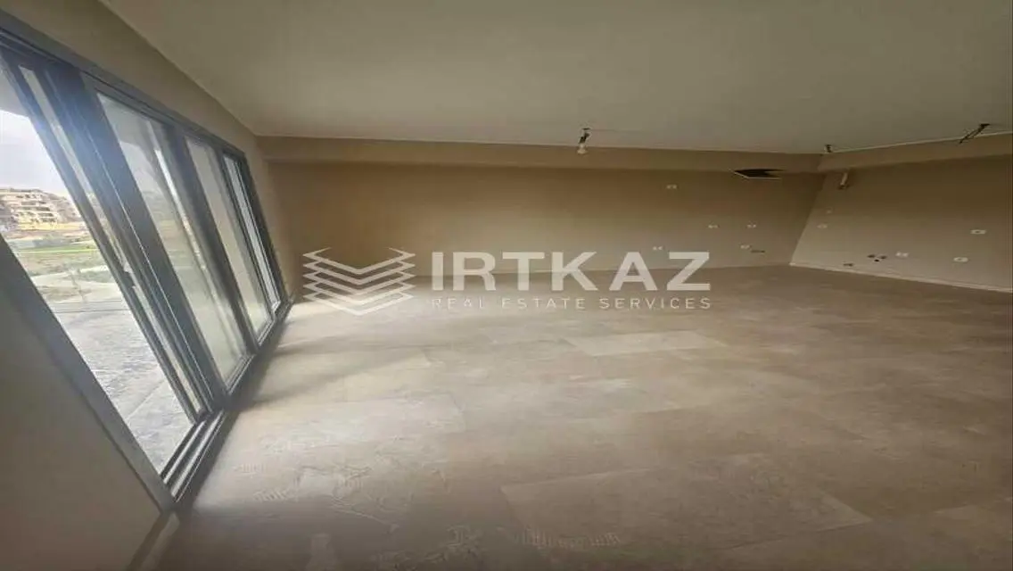 شقة فاخرة بمساحة كبيرة مع إطلالة رائعة