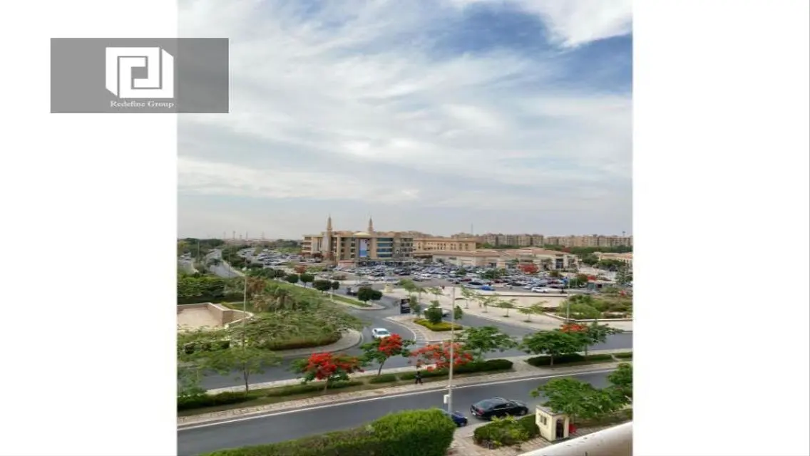 شقة مميزة للبيع في b6 بمساحة واسعة
