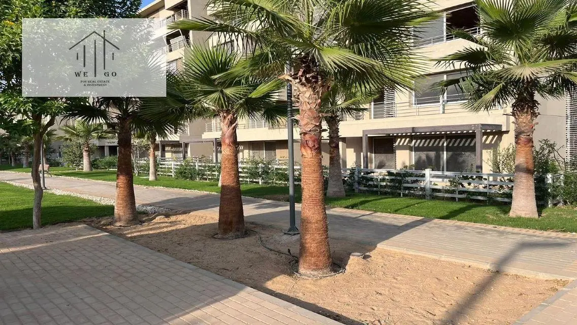 شقة فاخرة للبيع مطلة على البحيرة