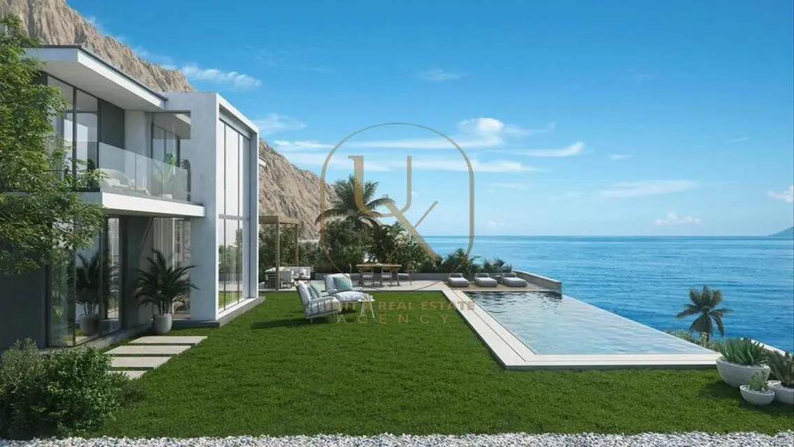 Luxury Villa for Sale with Premium Amenities in the Heart of the City