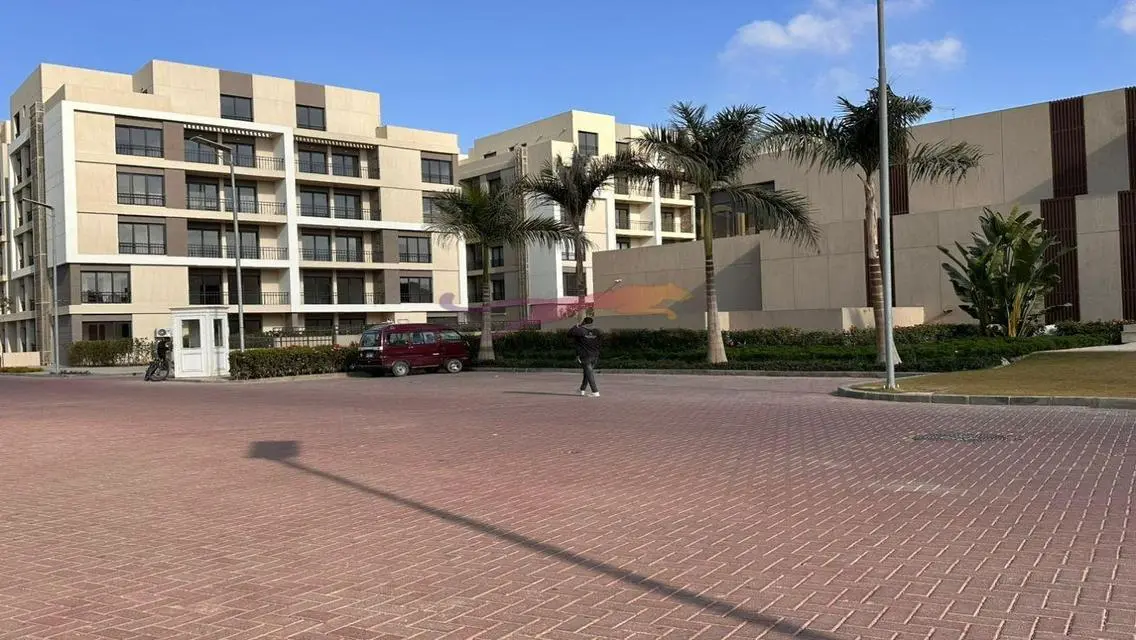 شقة فاخرة مع حديقة خاصة ومرافق حديثة