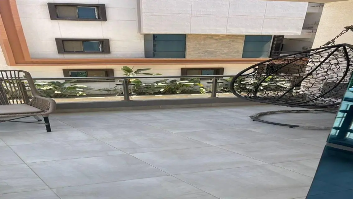 شقة فاخرة للبيع بإطلالة ساحرة