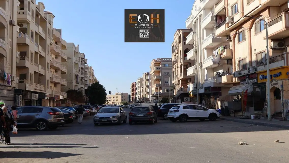 Luxury Apartment with Spacious Layout in a Prime Location