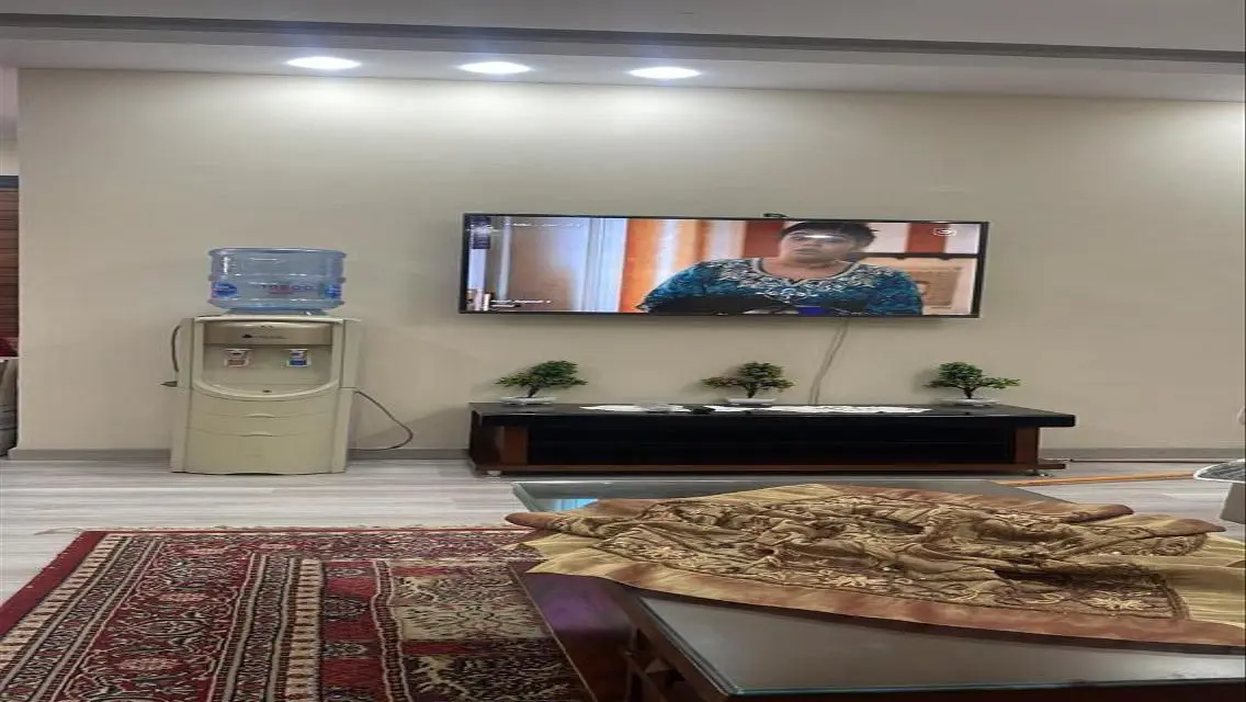 شقة جميلة ٢ غرفة نوم للإيجار مع شرفة وحديقة خاصة