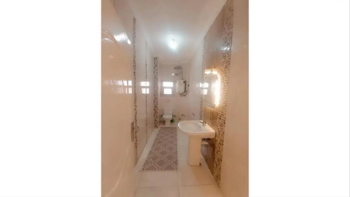 Lake-view Apartment with Full Amenities