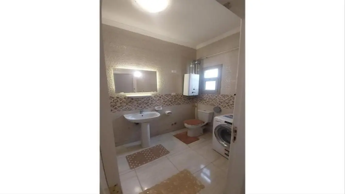 Lake-view Apartment with Full Amenities