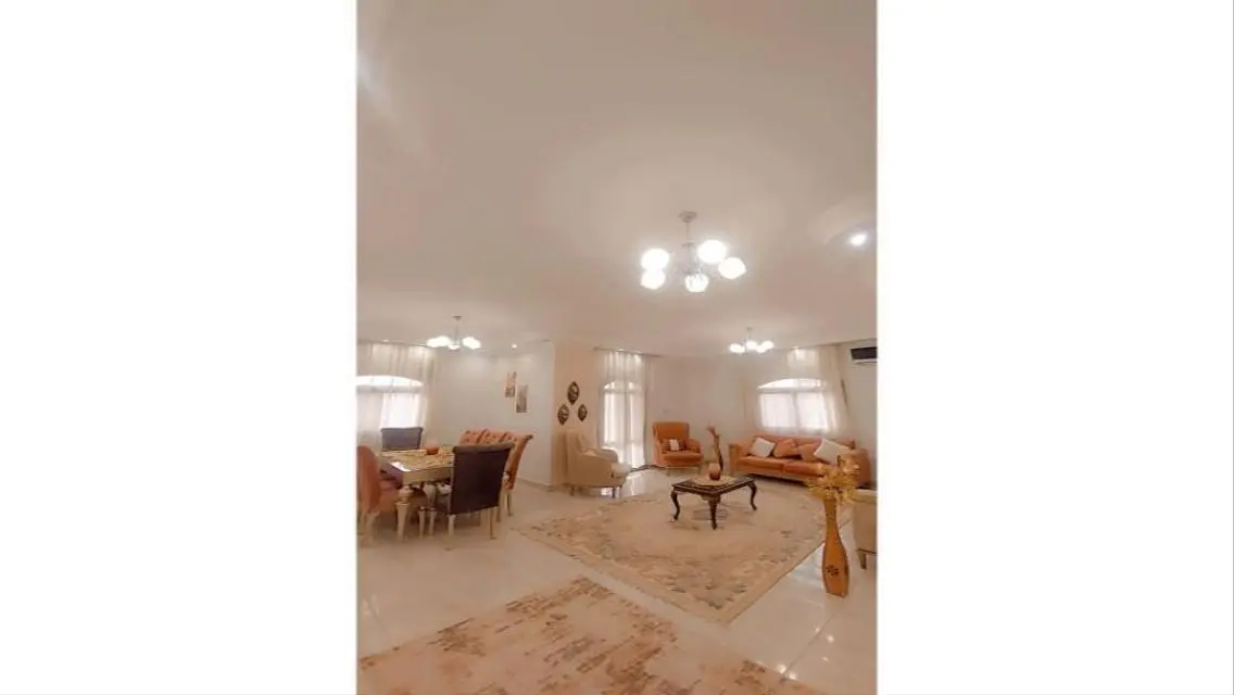 Lake-view Apartment with Full Amenities