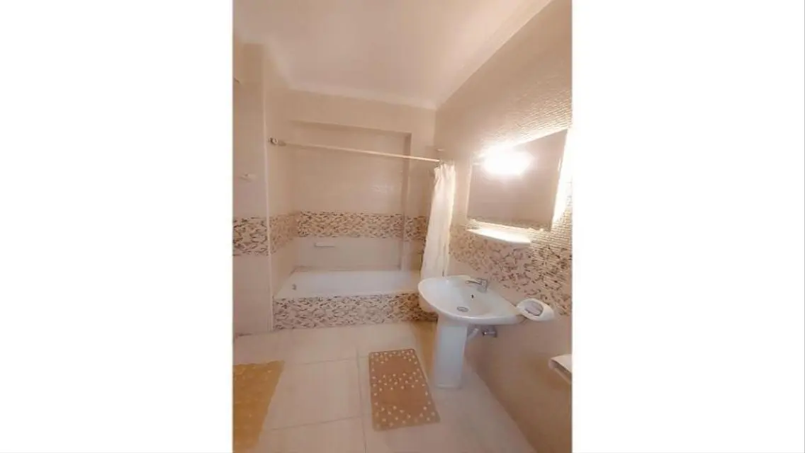 Lake-view Apartment with Full Amenities