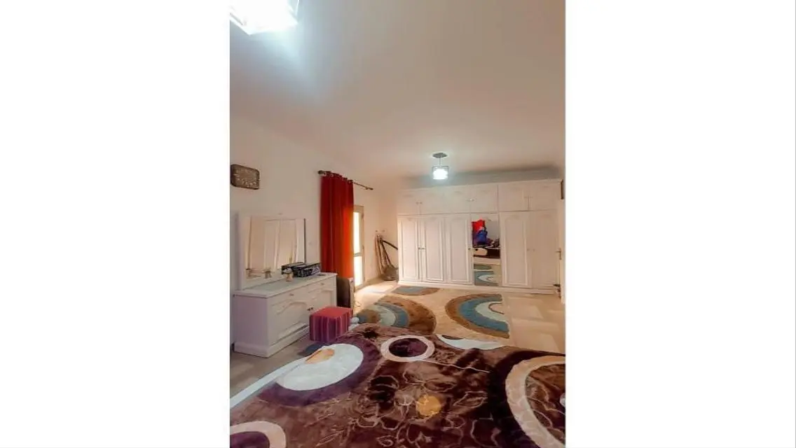 Lake-view Apartment with Full Amenities