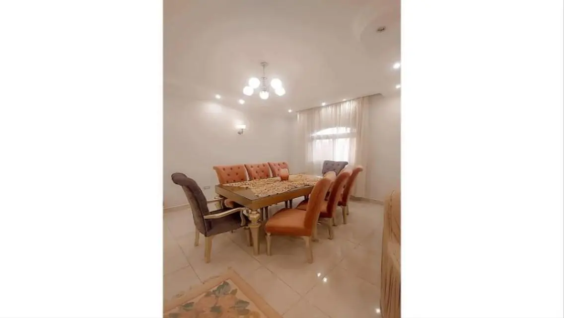 Lake-view Apartment with Full Amenities