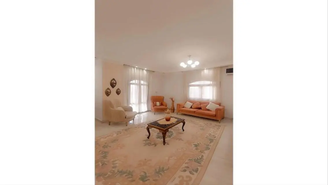 Lake-view Apartment with Full Amenities