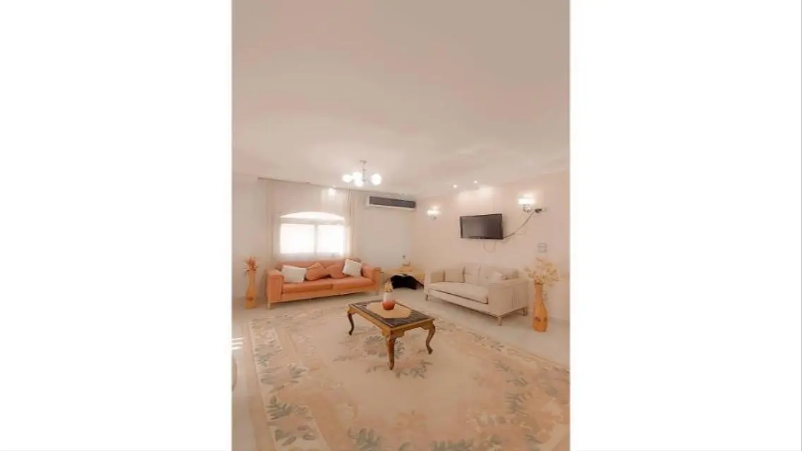 Lake-view Apartment with Full Amenities