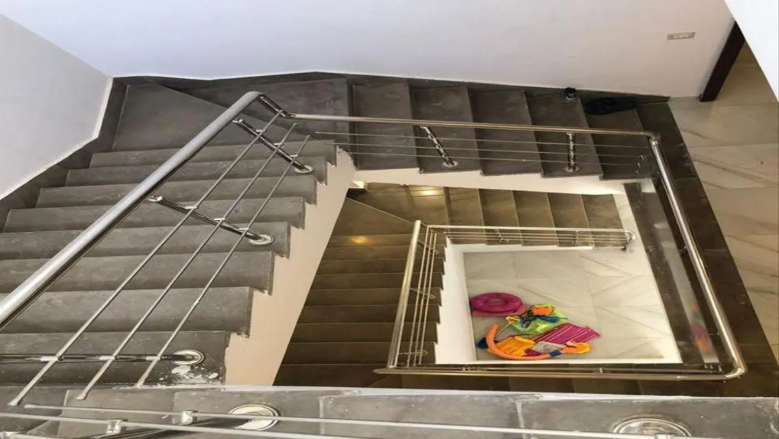 فيلا فاخرة للبيع بمساحة شاسعة
