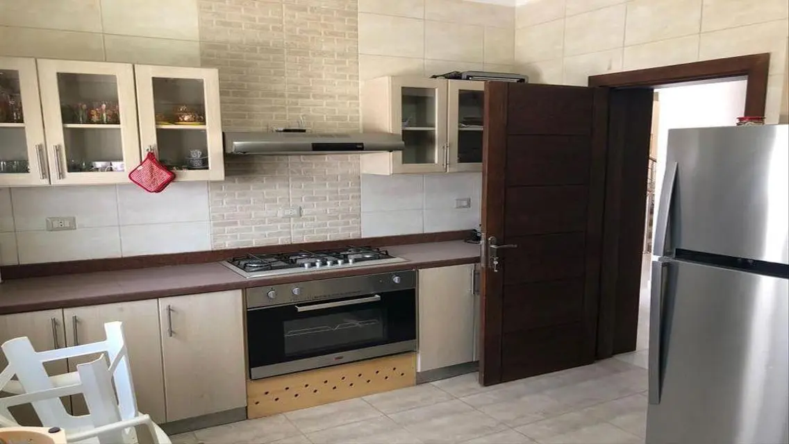 فيلا فاخرة للبيع بمساحة شاسعة