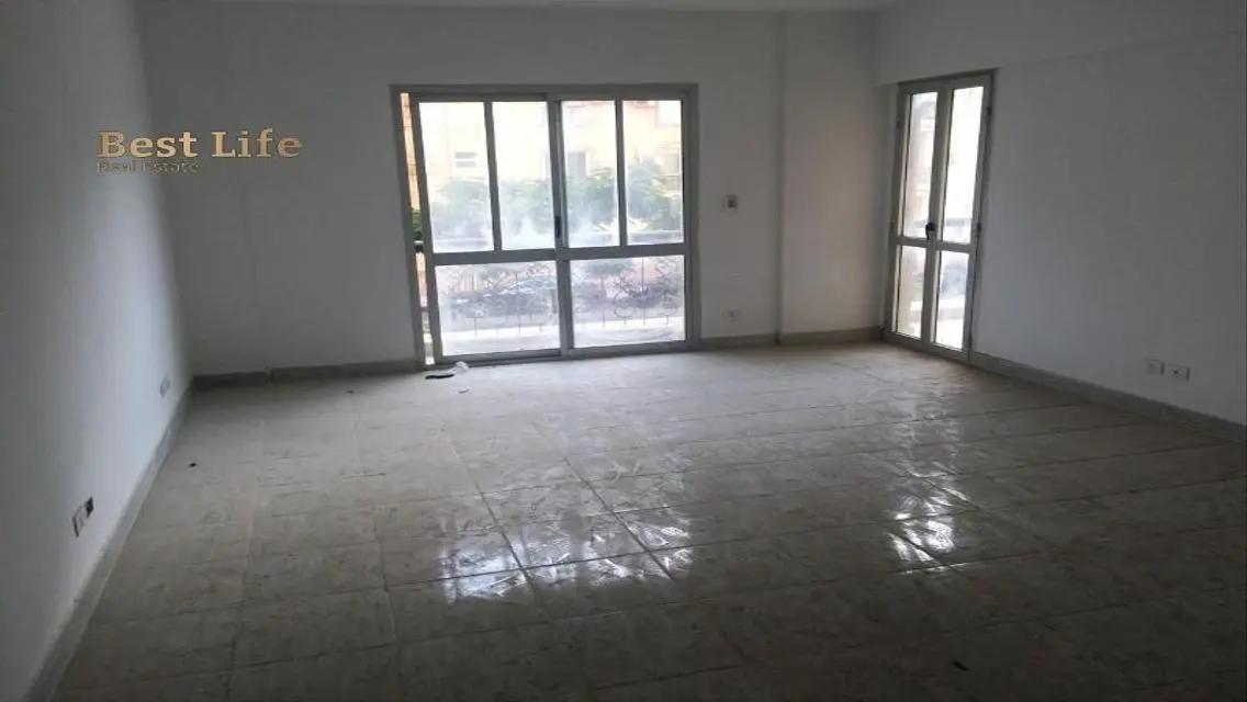 شقة بمساحة مريحة للإيجار بسعر مميز