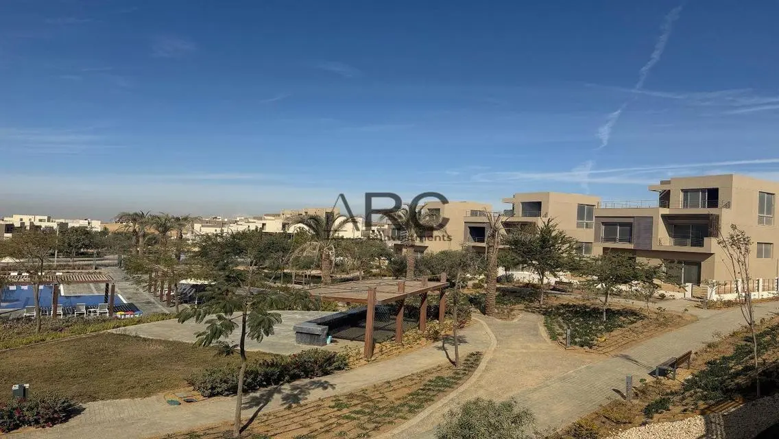 فيلا فاخرة بمساحة كبيرة مع جميع المرافق