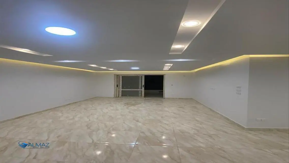 Luxury Apartment for Sale with Comfortable Space