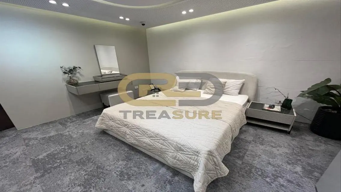 Luxury Apartment with Private Pool and Security Guard