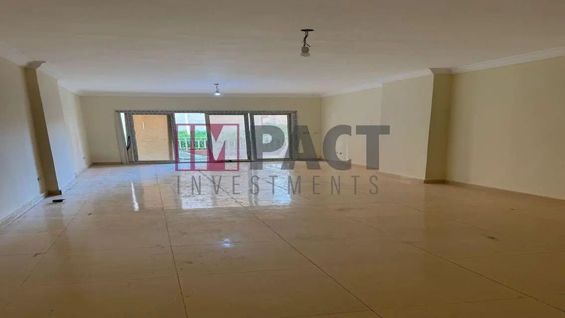 Luxurious Villa for Sale with Private Pool and Garden in a Prime Location