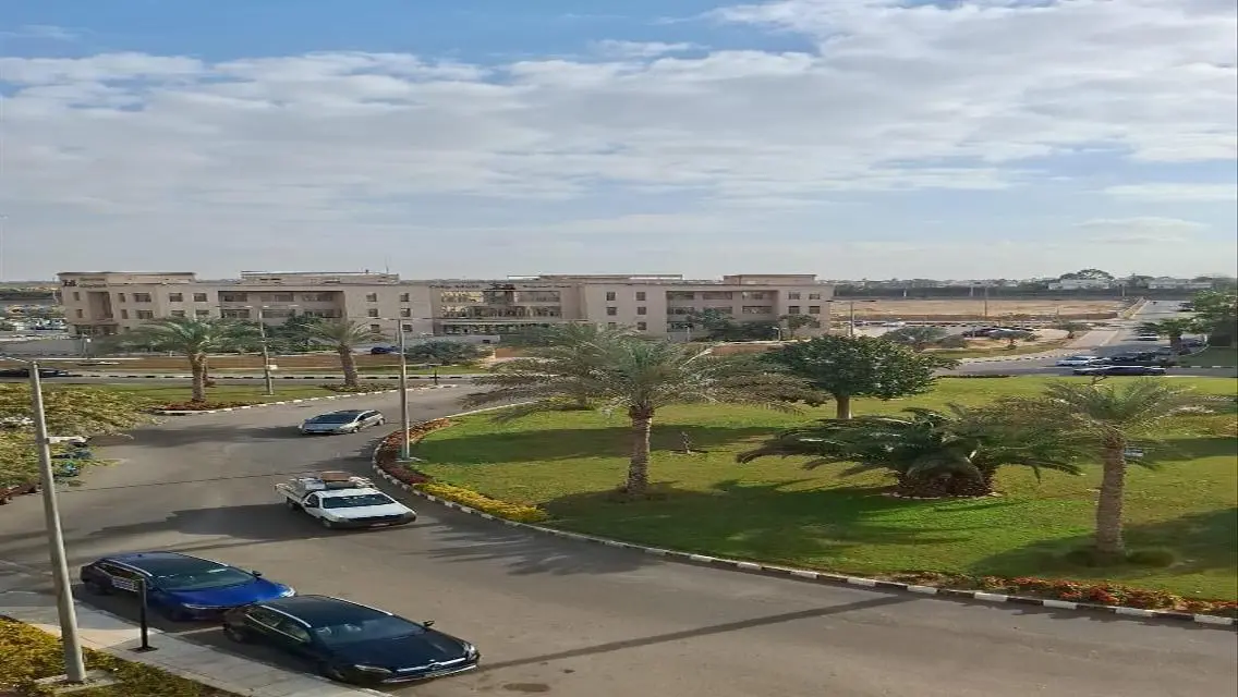 -180- شقة فاخرة بخدمات مميزة