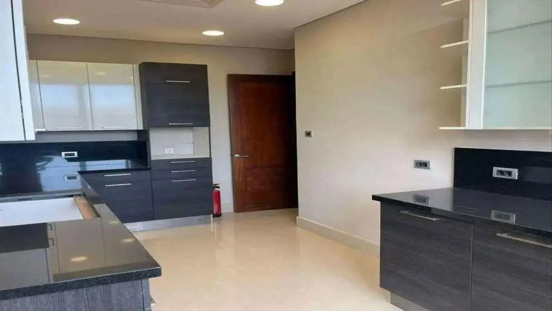 Luxury Apartment with Spacious Living and Stunning Views