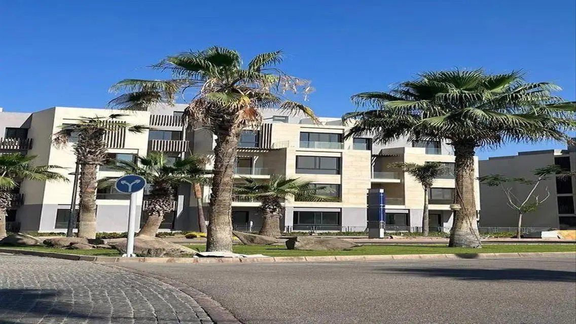 Luxury Apartment with Spacious Living and Stunning Views