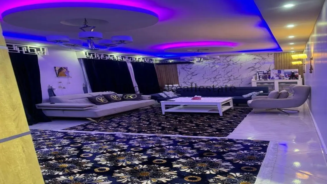 Luxury Apartment with Spacious Balconies and Private Garden