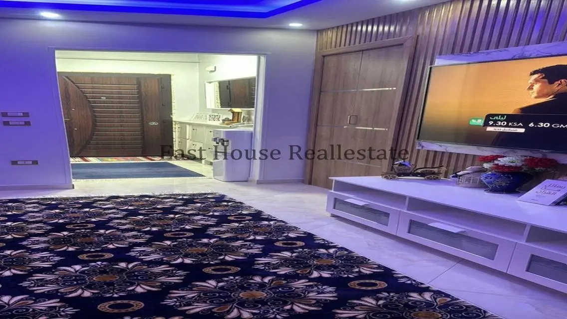 Luxury Apartment with Spacious Balconies and Private Garden