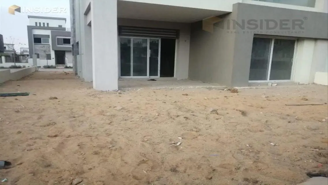 Luxury Villa in AUC Overlooking the Lakes
