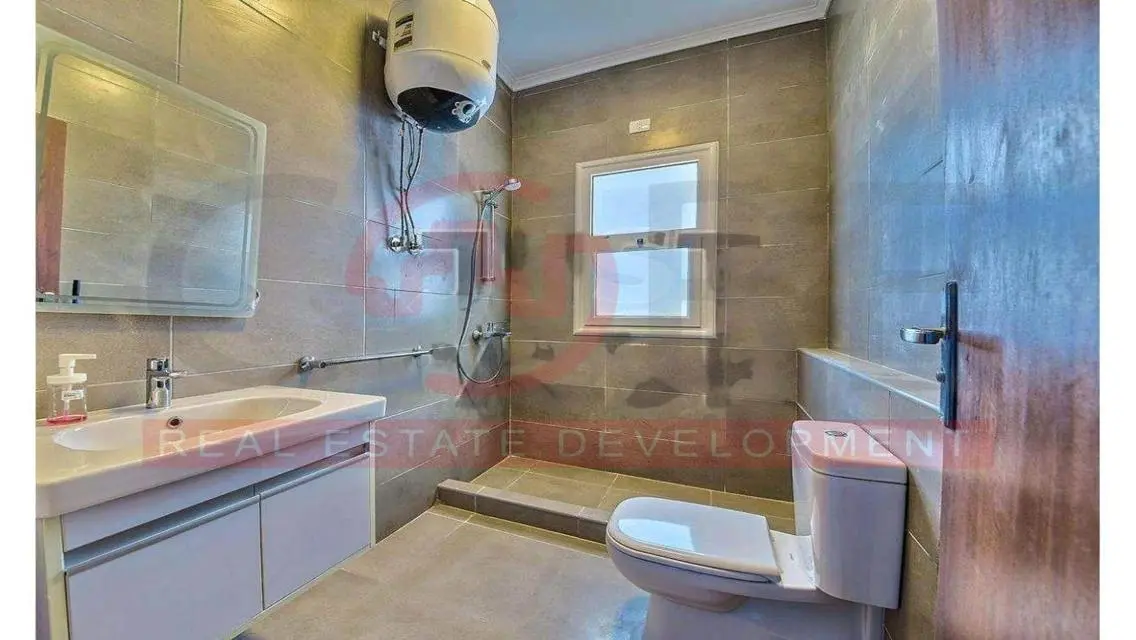 Luxury Apartment for Sale with Stunning Lake View