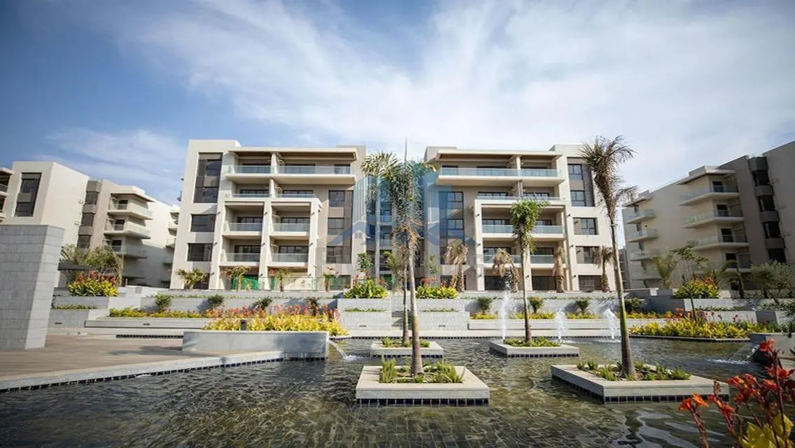 Luxurious Apartment at The Address 133 Overlooking the Lakes