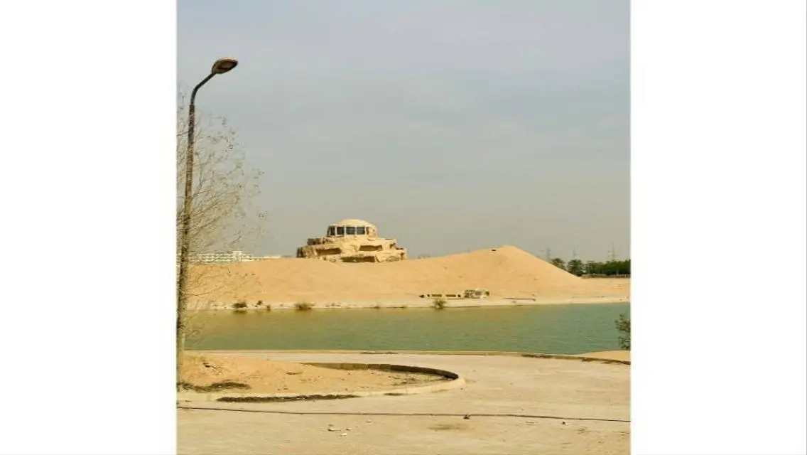 منزل بمساحة واسعة مع شرفة رائعة