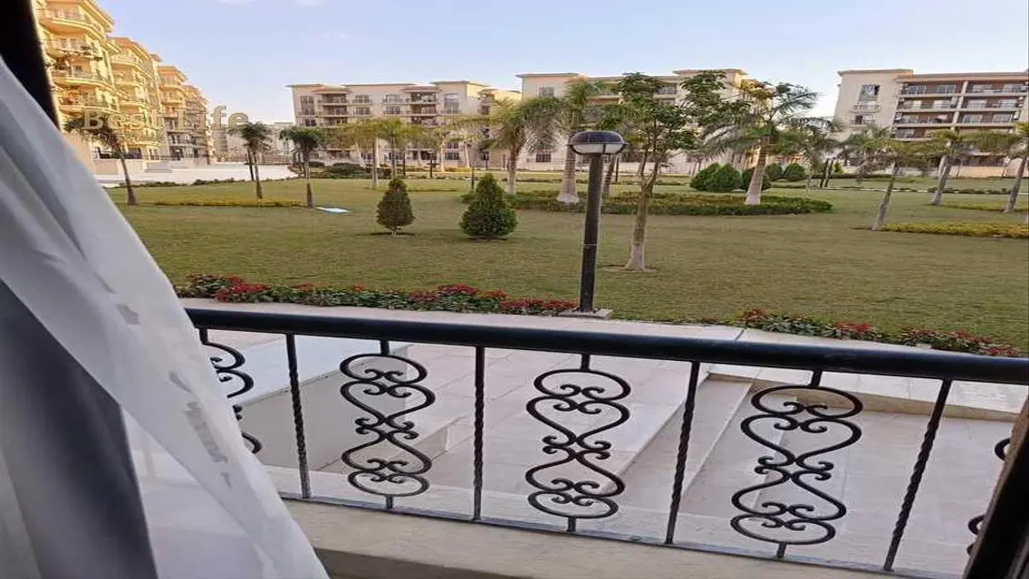 شقة للبيع في بيئة مريحة ومليئة بالخدمات