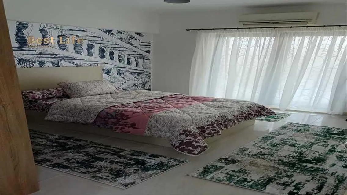 شقة للبيع في بيئة مريحة ومليئة بالخدمات