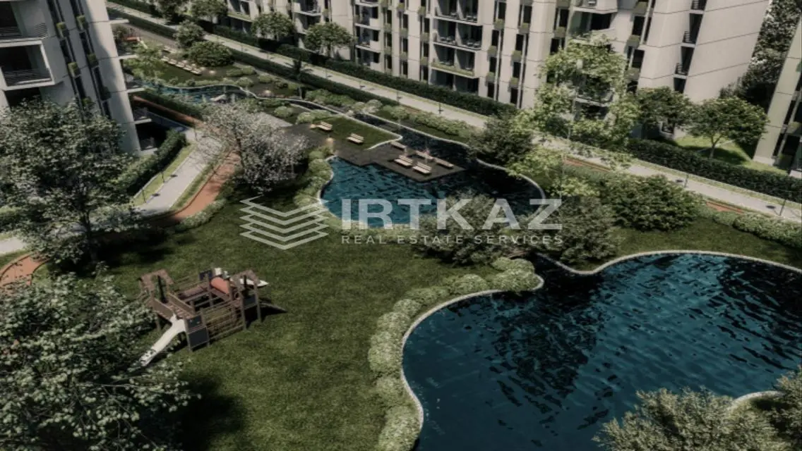 Land 200 meters from the Lake in Isola Sheraton