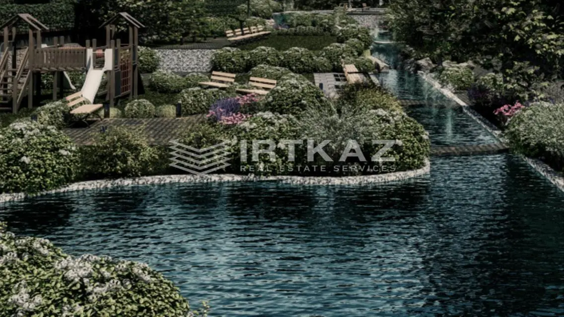Land 200 meters from the Lake in Isola Sheraton