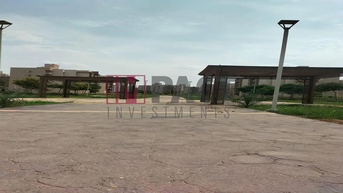 فيلا فاخرة بمساحة كبيرة وبحيرات رائعة