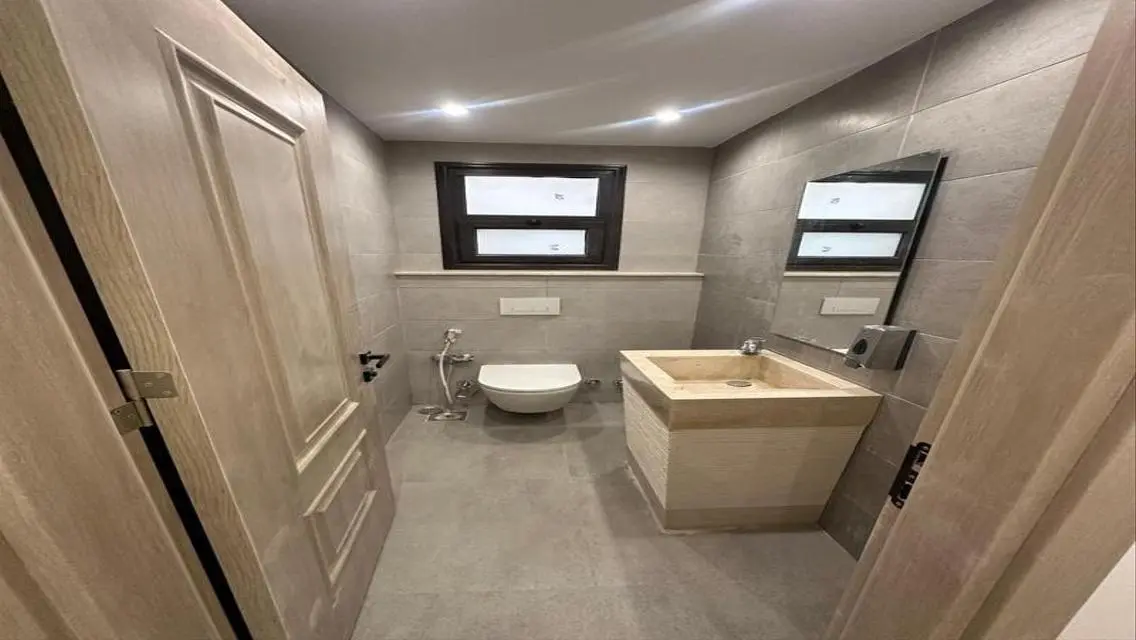 Luxury 110 m² Apartment in Al Sharjah with Private Garden and Pool