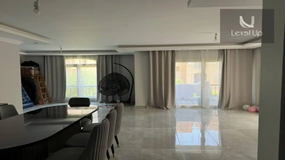 Luxury Property with Balcony and Great Amenities