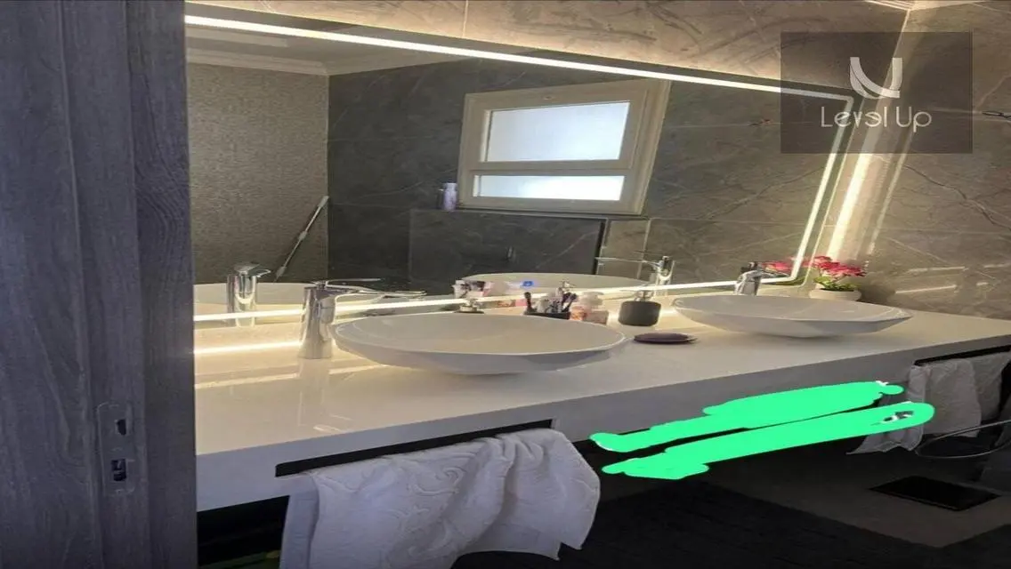 Luxury Property with Balcony and Great Amenities