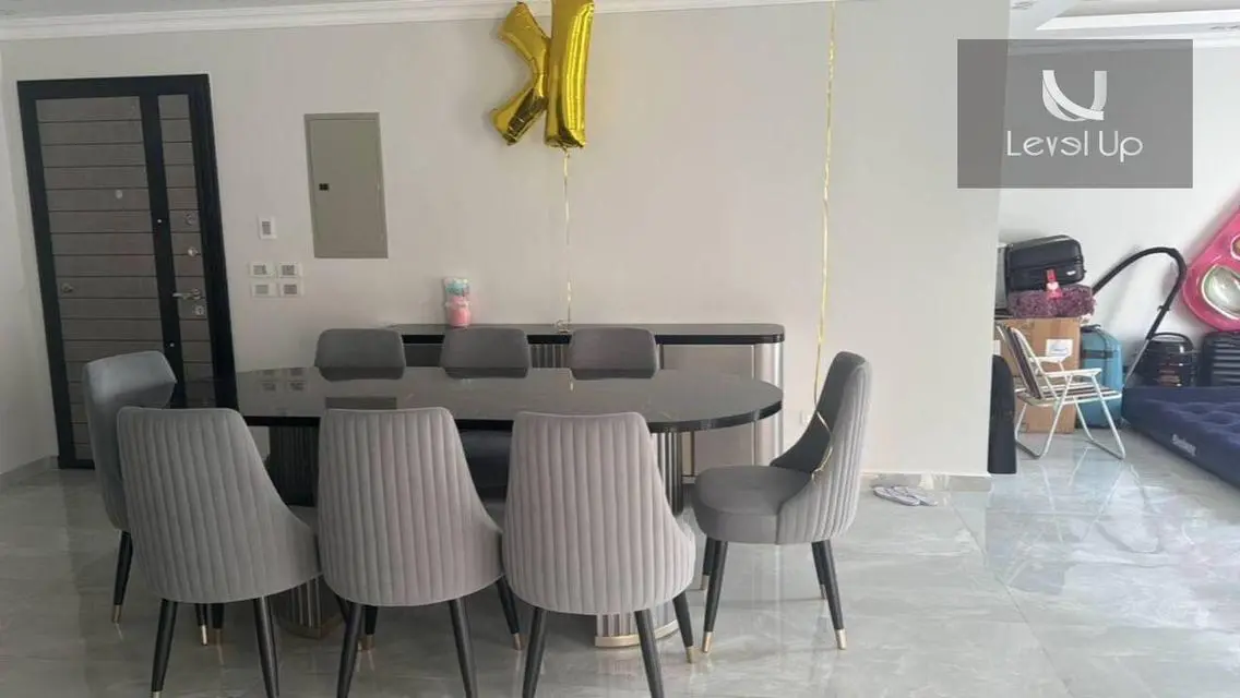 Luxury Property with Balcony and Great Amenities